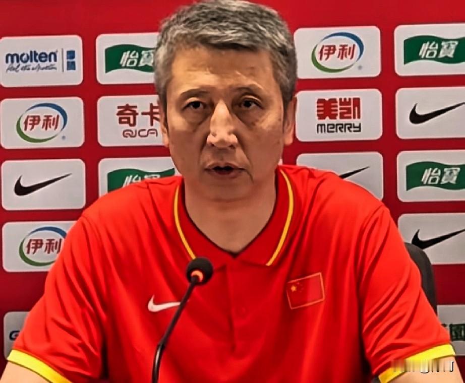 昨晚，中国男篮72-91惨败乌拉圭后，主教练郭士强在赛后发布会上总结了四点输球原