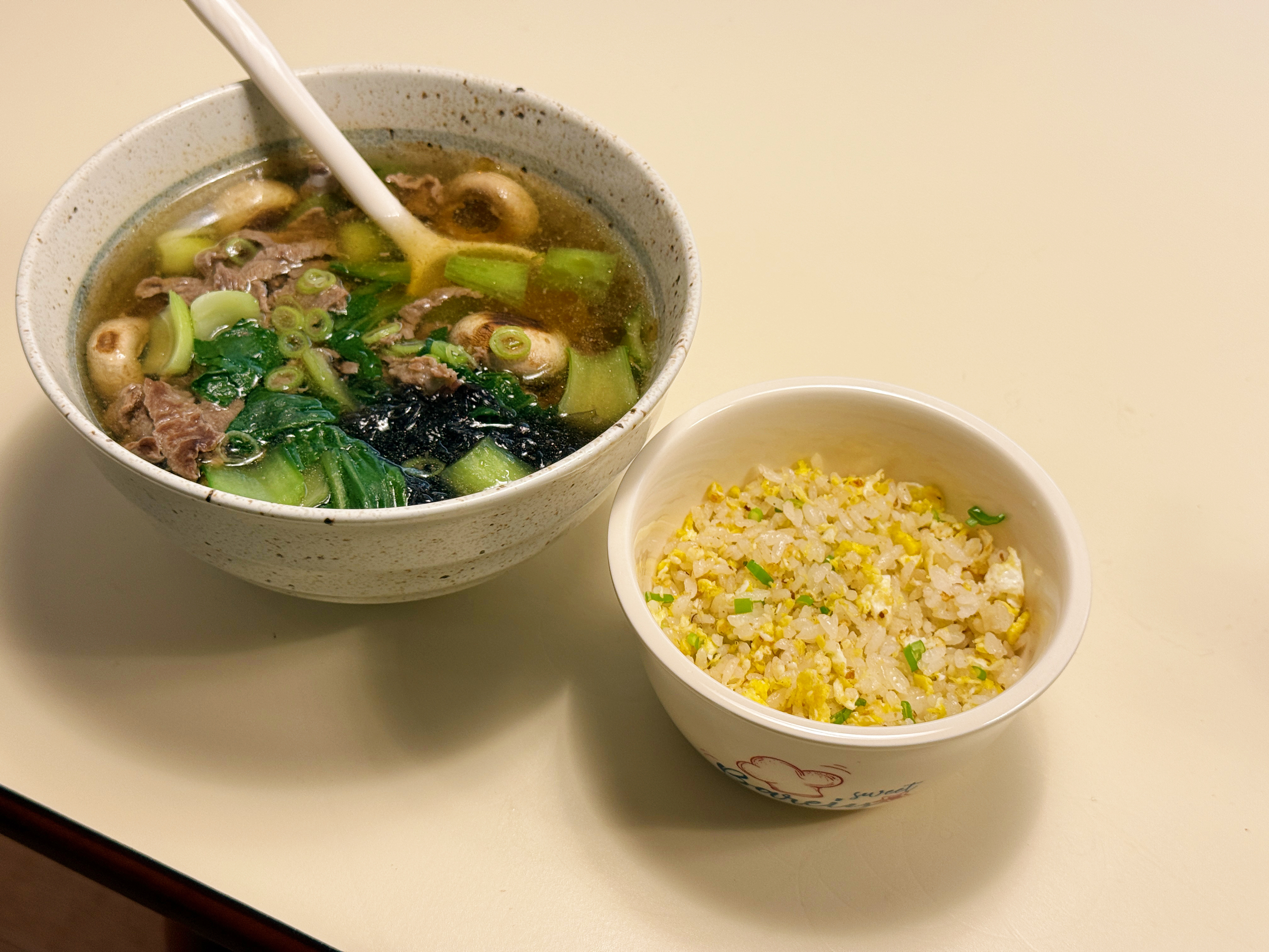 今天大早上起来班宇就找我研讨重庆炒饭技术要领，给我研讨出斗志来了，我尽力了，真不