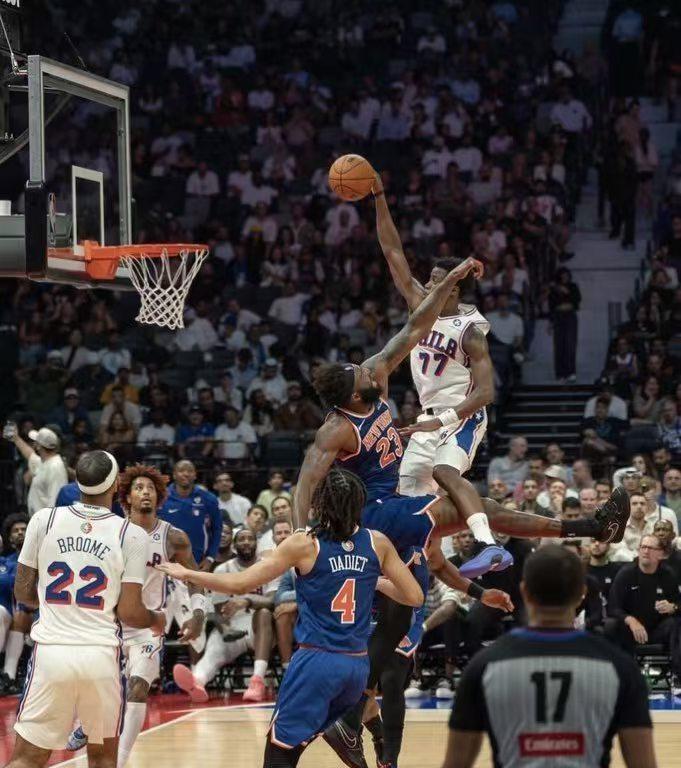 选秀夜那会儿，没人觉得迪伦·埃斯-贝利能在这儿待下去。
他拒绝试训，公开说“不考