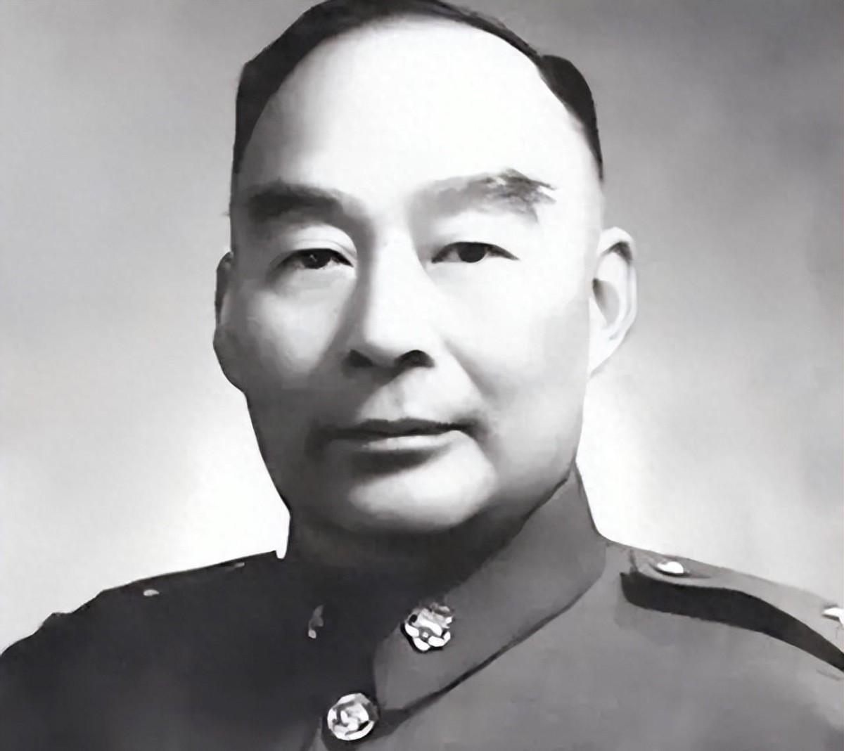 父亲前往部队探望胡宗南，要求见军长，军长当面却否认认识这位老人是谁！
1924年