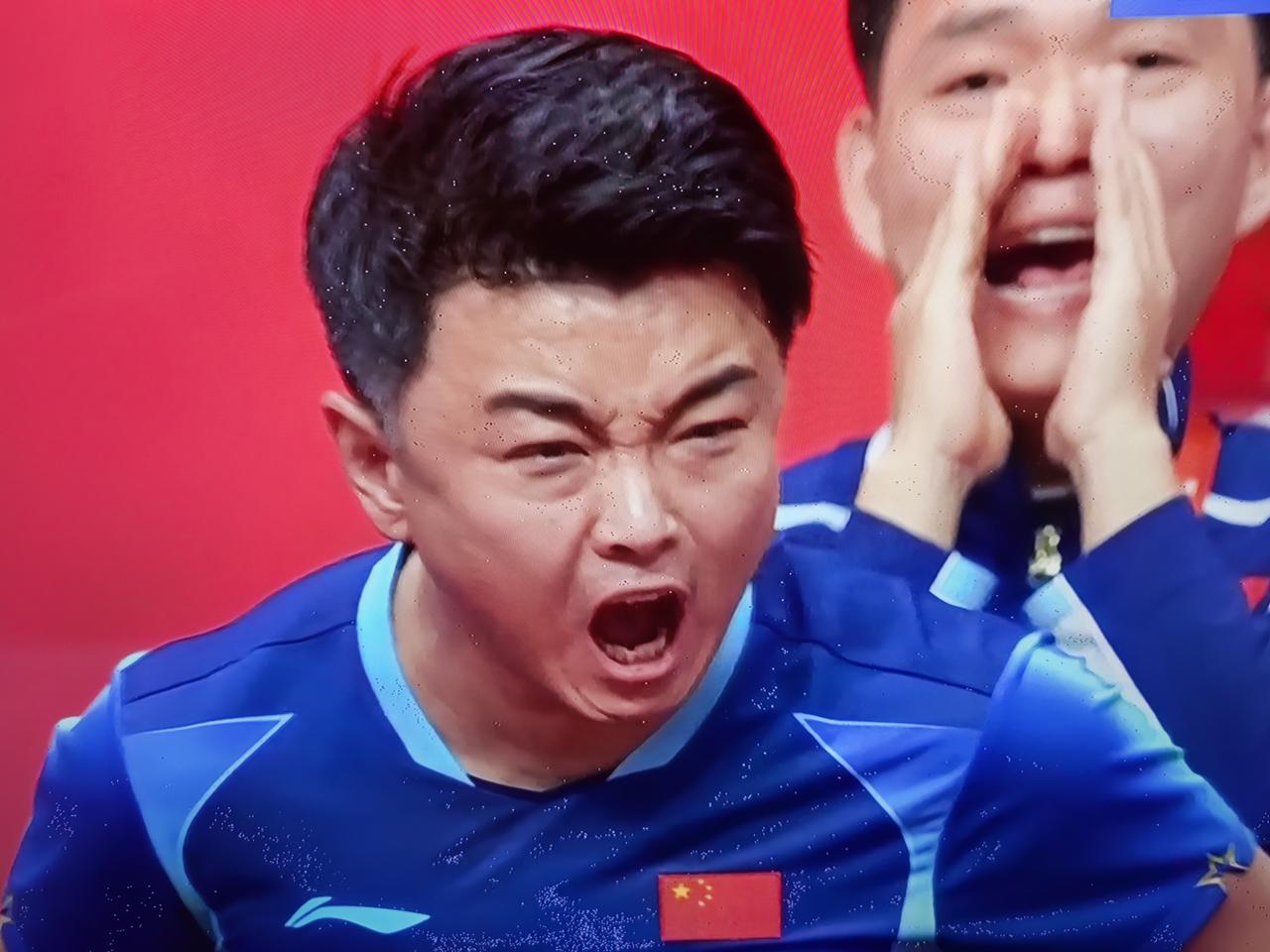 王皓的想法是好的只不过没有达到预期的效果。
如法炮制世乒赛的排兵布阵，只不过梁靖