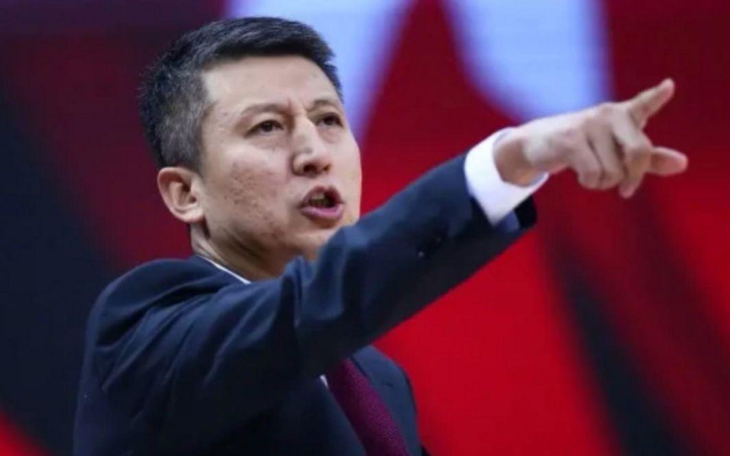 郭士强兵败亚运的三大败因。
一、过度迷信传统中锋，既迷信传统中锋，又不会合理使用