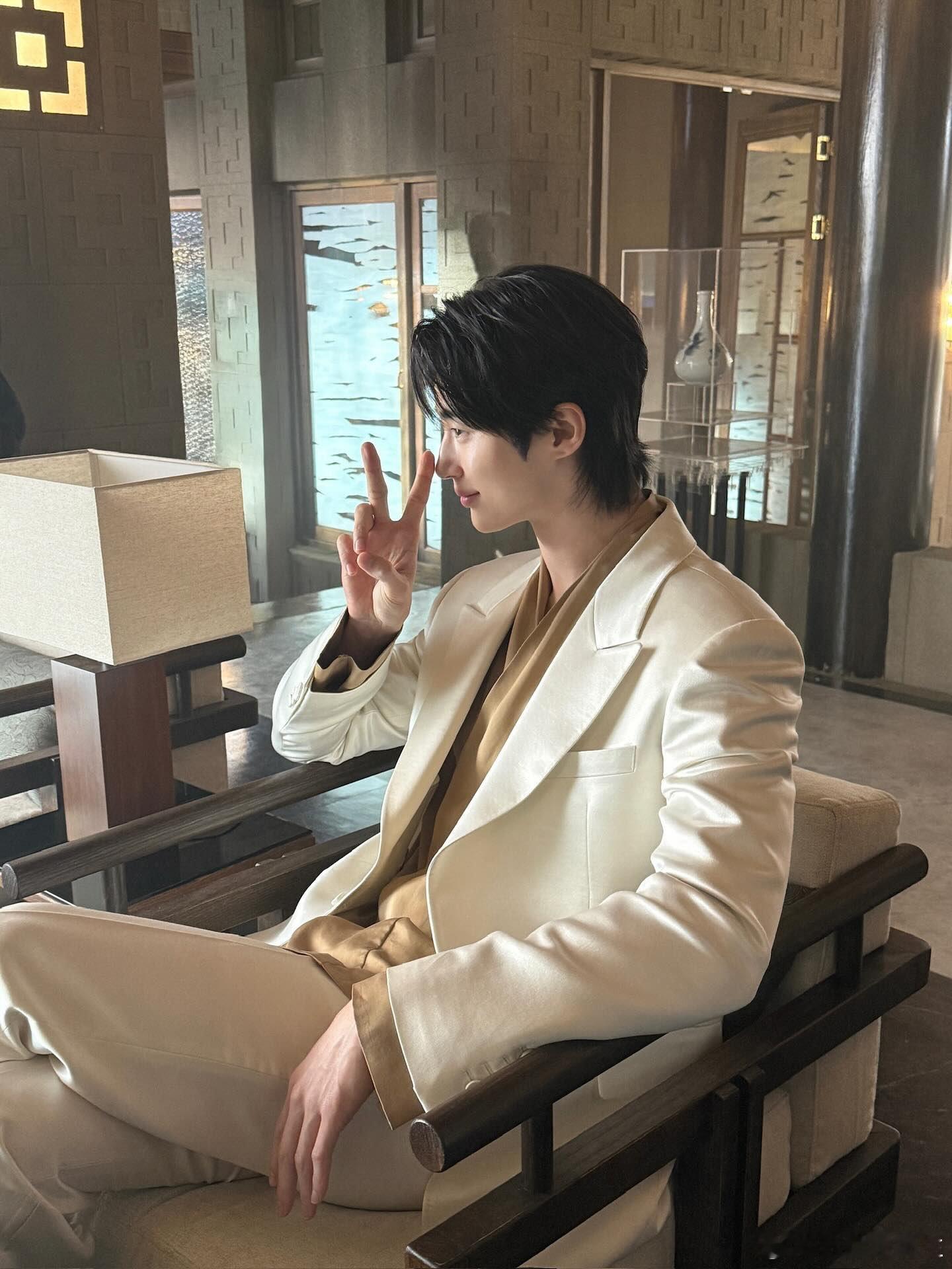 边佑锡update：추우석秋佑锡 ☺️🌾🌕✌️ ​​​