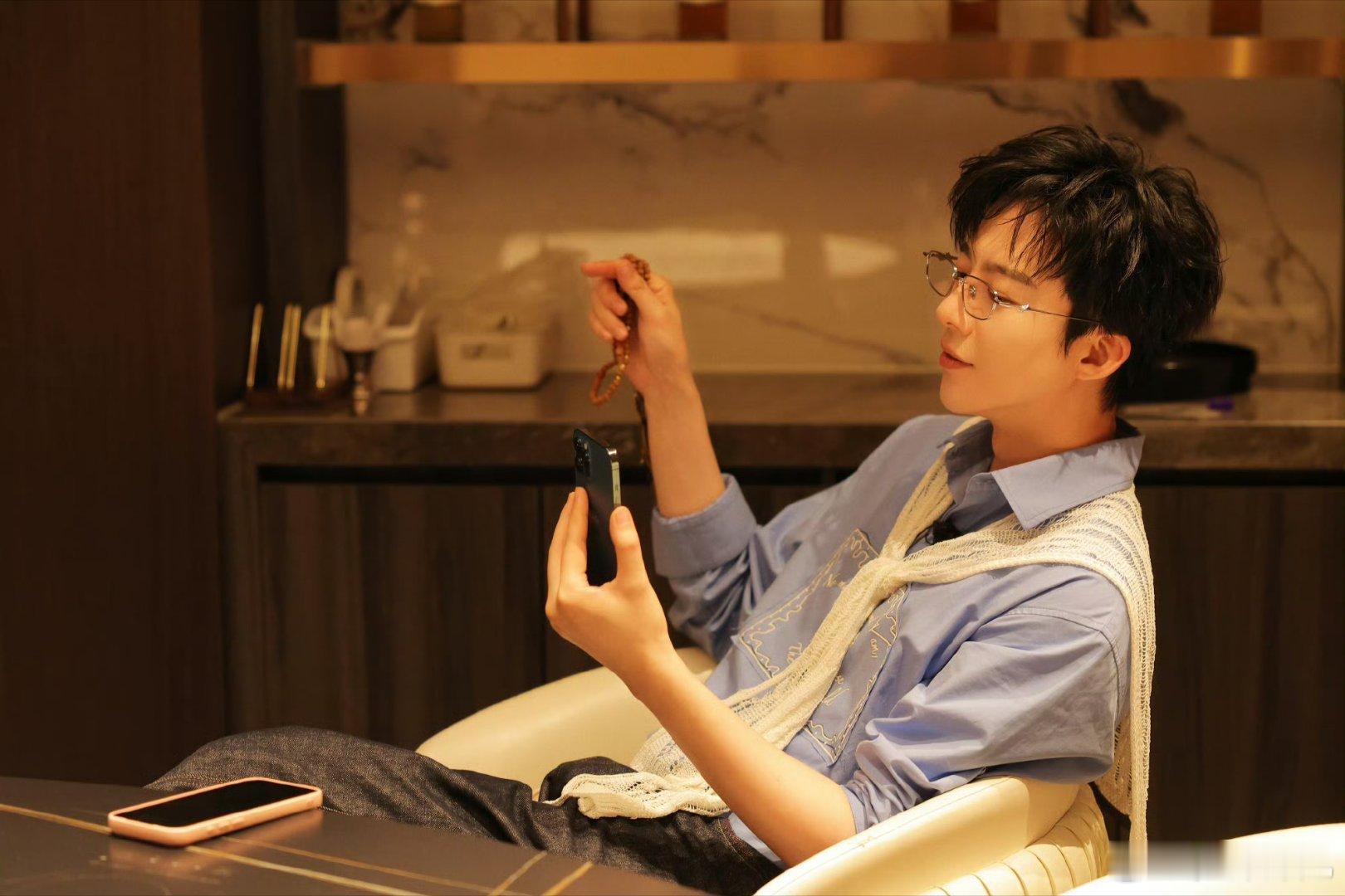刘宇宁献唱交锋主题曲刘宇宁刘宇宁可口可乐品牌代言人 从你出道到现在，看着你从青涩