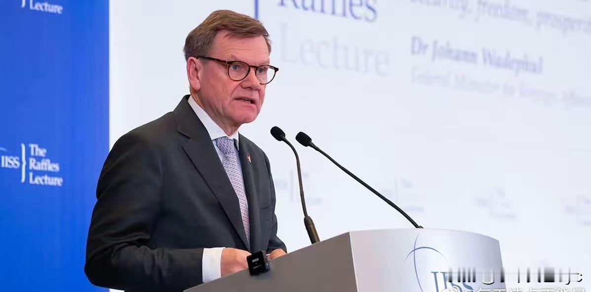 德国外长瓦德富尔2月2日在访问新加坡期间表示，尽管近期因格陵兰岛引发与美国关系紧