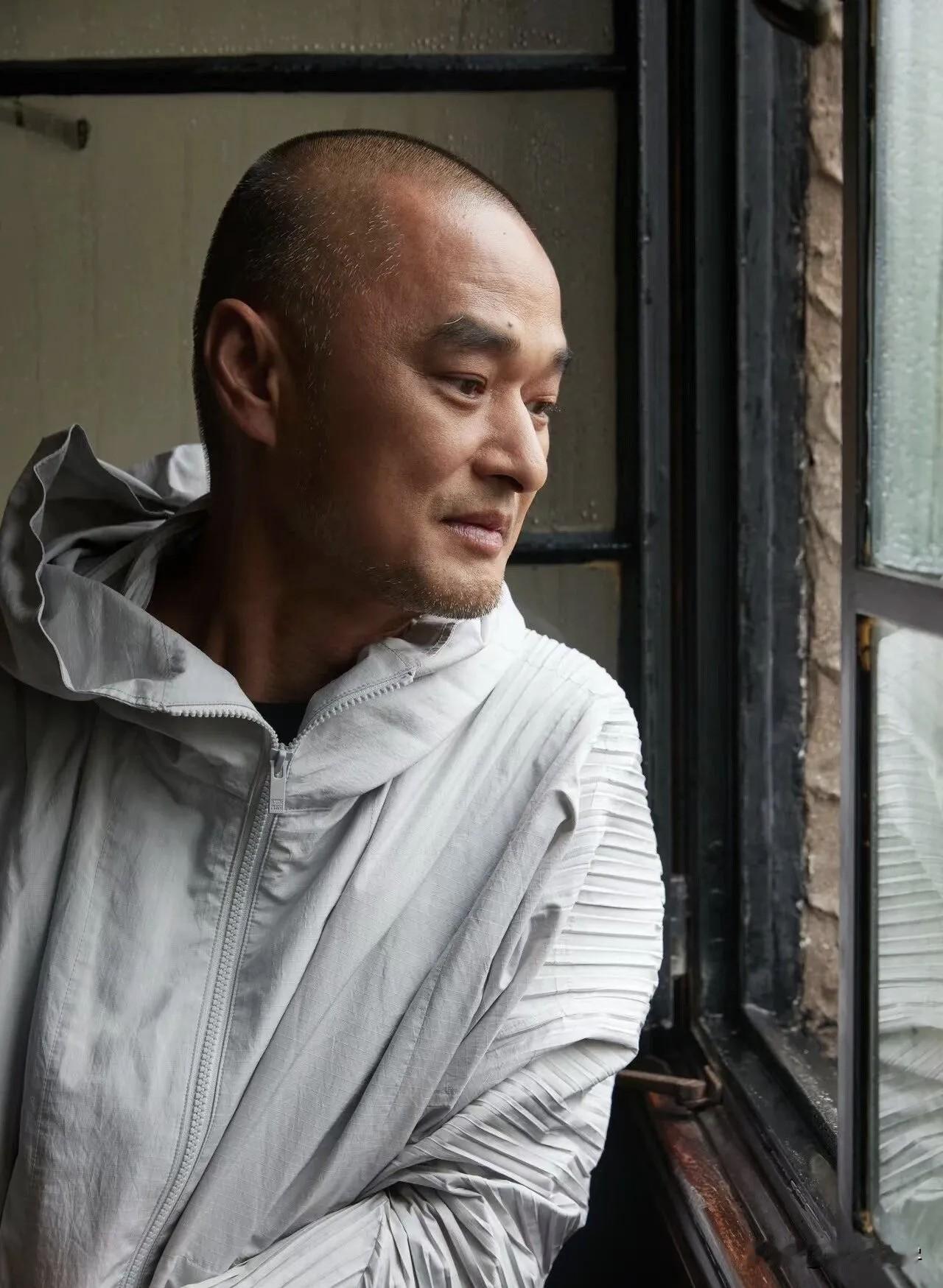冯唐建议，婚姻而已，不要太上头

冯唐说过一句很清醒的话：“婚姻就是两个人搭伙过