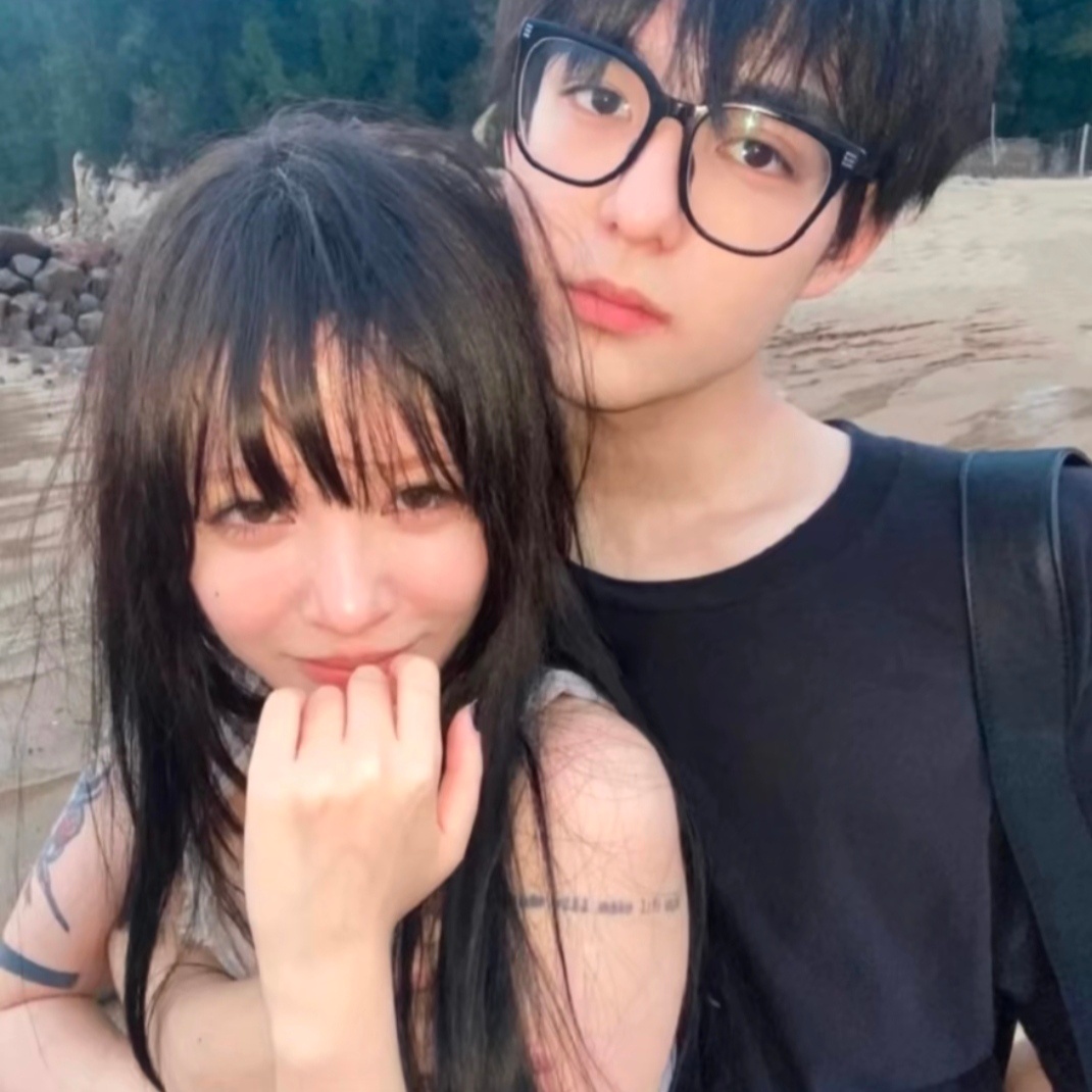 𝙒𝙚𝘾𝙝𝙖𝙩｜真人情侣头像分享𝑆𝘩𝑎𝑟𝑒. 👩❤️👨 