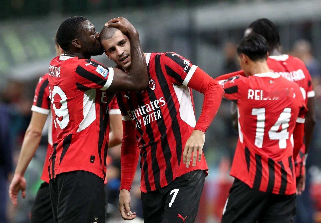 #AC米兰3比0莱切#米兰3-0莱切联赛三连胜，特奥3分钟传射，莫拉塔破门北京时