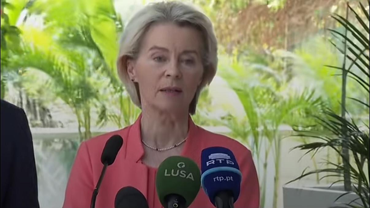 快讯 快讯
欧盟领导人公开谈论特朗普的和平计划。
欧盟委员会主席乌尔苏拉·冯德莱