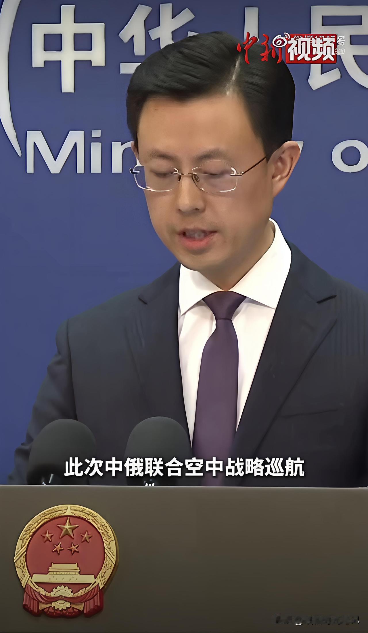 日本防卫省连夜写小作文：“示威！强烈关切！”咱们外交部一句“年度合作计划内”，轻