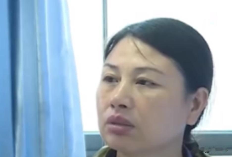 2007年，湖南一名16岁女孩冯霞不顾一切与人私奔，此后，母亲千方百计寻找，却始