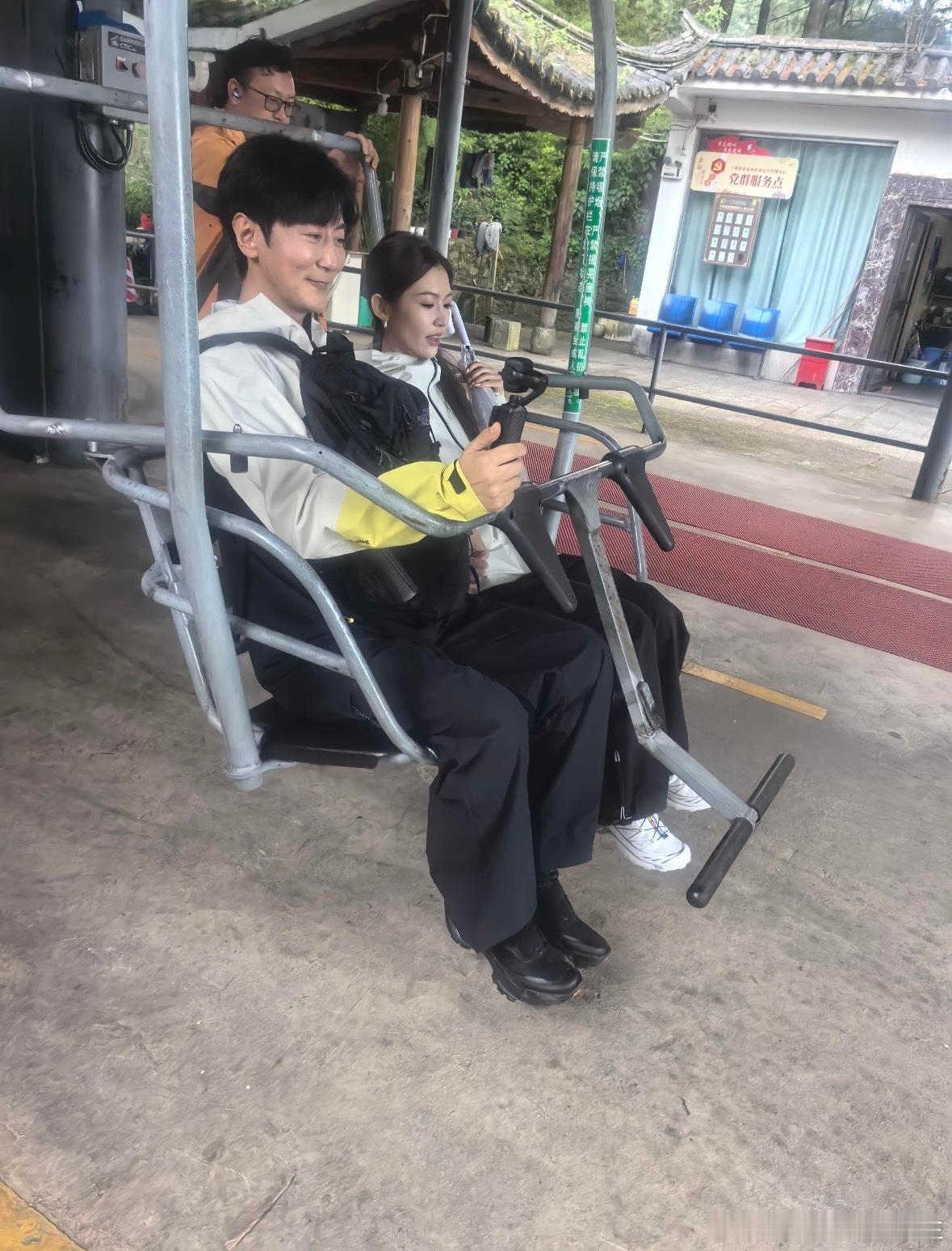 《爱的修学旅行》嘉宾李嘉格＆董义峰，车澈会看节目吗冯薪朵＆钟正，陆婷、陆思恒会看