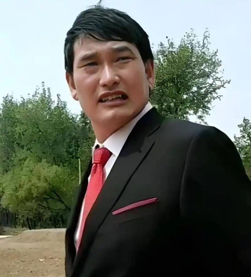 台儿庄演出风波后，朱之文回应私下做事细节，难怪他不受舆论影响


2026年8月