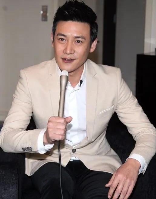 1998年，赵宝刚拍《永不瞑目》，打算让陈坤来演，可他看到陆毅的照片后，决定换掉