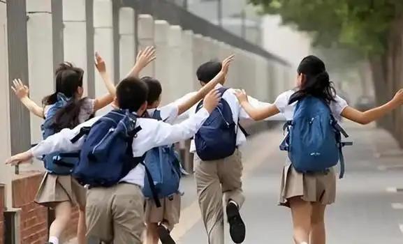 南京的中小学要放春假了
从南京市教育局了解到，2026年，除了寒暑假，南京的中小