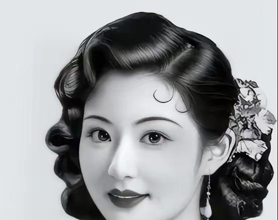 孔令侃与白兰花：一场被豪门唾弃，却相守一生的情缘
 
1939年，年仅23岁的长