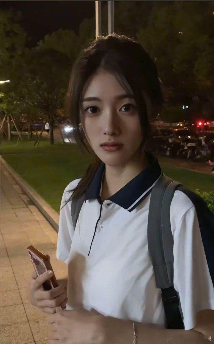 包洁仪现实版贝微微恋综意外之喜！包洁仪这配置简直逆天 —— 理科 667 分学霸