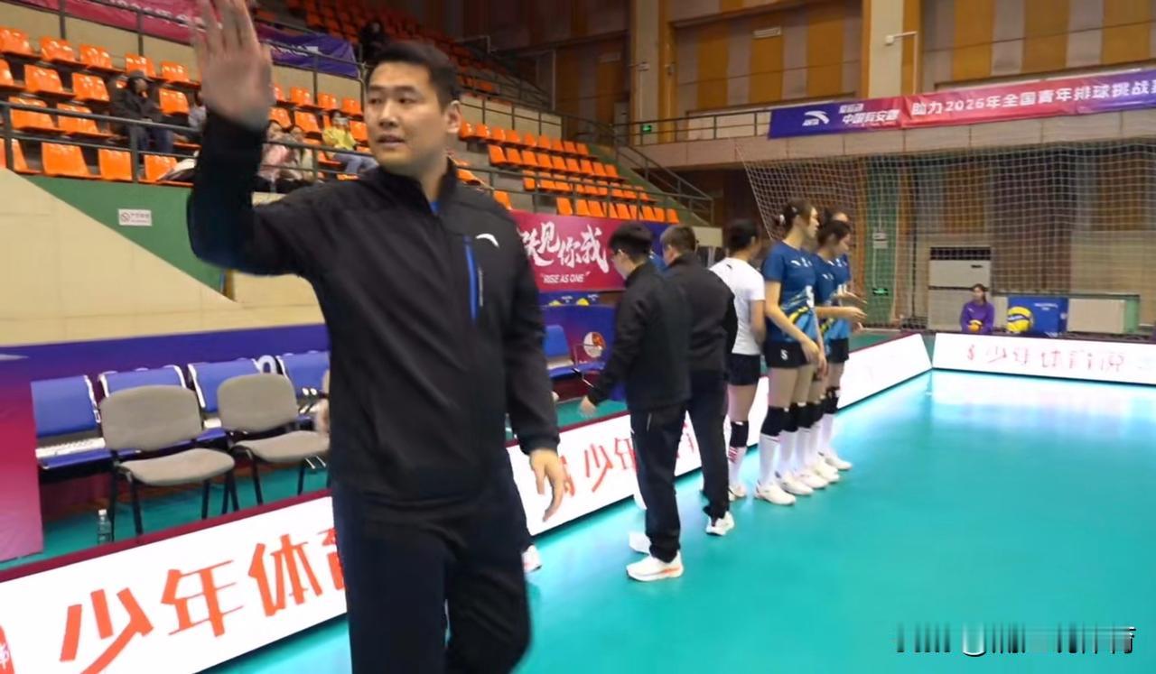 陈平和杨亚宁曾是国家队队友，二人都已走上教练岗位，此次率领各自队伍在全国青年挑战