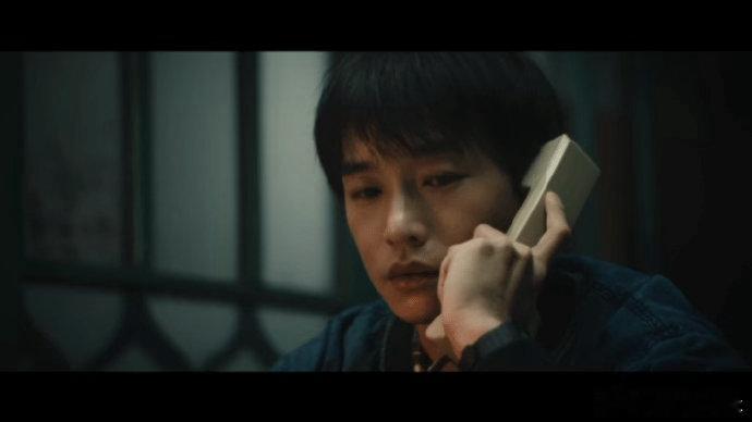 彭昱畅好恐怖的眼泪控制力这段独白戏看得人心里发酸。满腔热忱却遭遇怀疑，深陷自我内