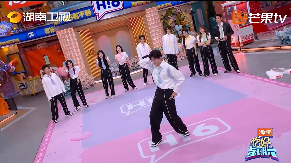 邓凯跳了第三个吻痕邓凯 舞蹈界的泥石流不愧是练过的舞蹈，邓凯演绎《第三个吻痕》松