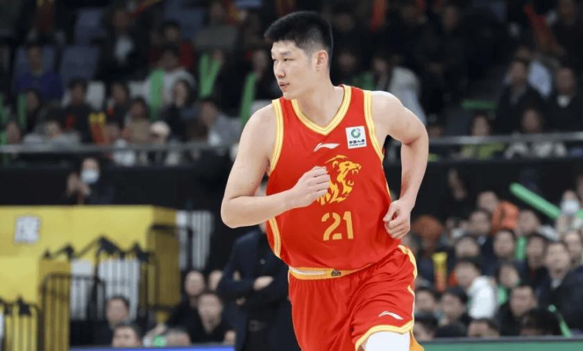 胡金秋生涯得分突破9000。晋升CBA历史第9，广厦110-80大胜深圳

在广