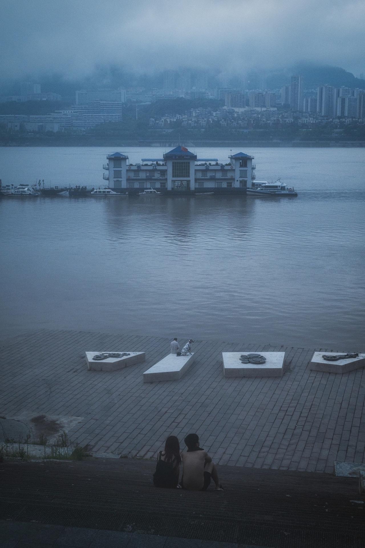 三伏天的夏日，我去了一个城市呆了一段时间，它也在重庆，这座城市叫万州，同样也是长