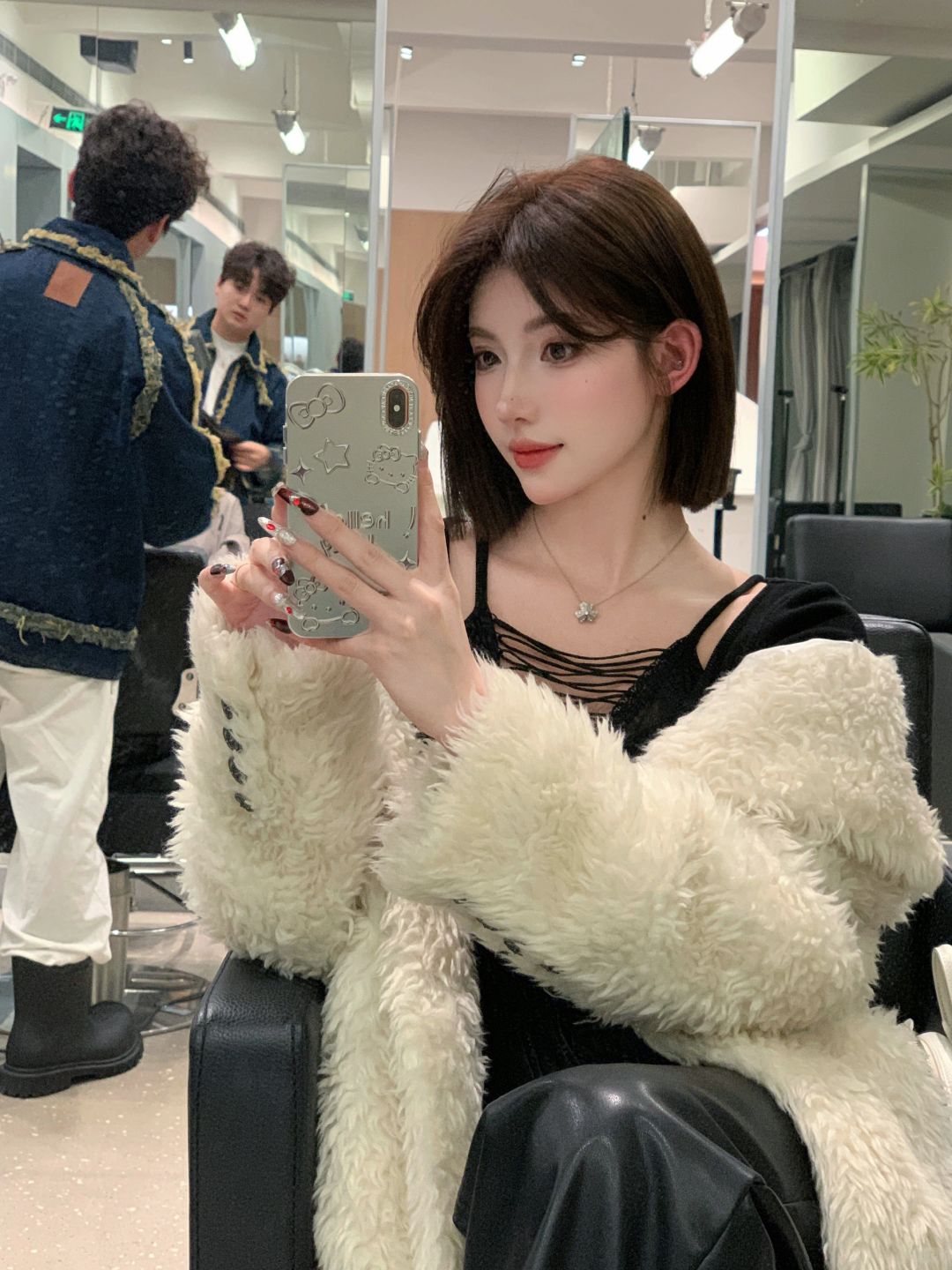 漫画感一刀切短发💇🏻‍♀️