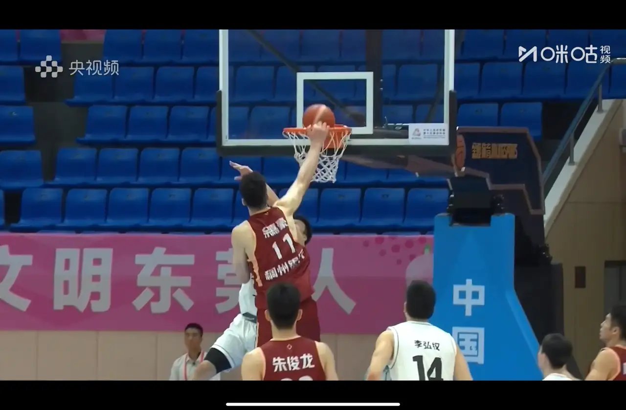 余嘉豪几乎打满全场，浙江队战胜上海挺进全运会男篮成年组四强 11月10日，全运会
