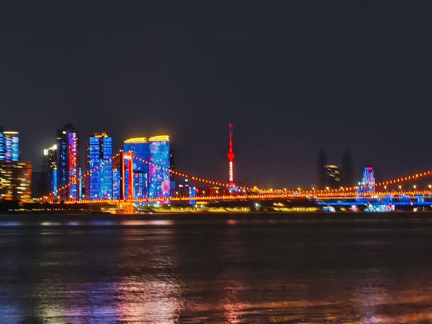 夏天的夜来得格外干爽！夏天武汉