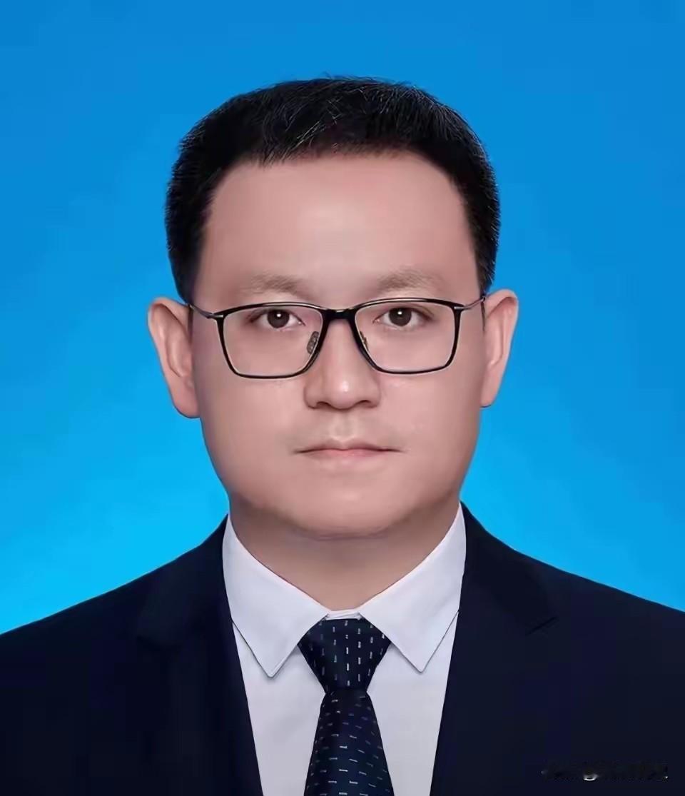 清华硕士36岁主政一方，昔日青年标杆落马：顺境最容易毁掉一个人
 
看到郑伟被双