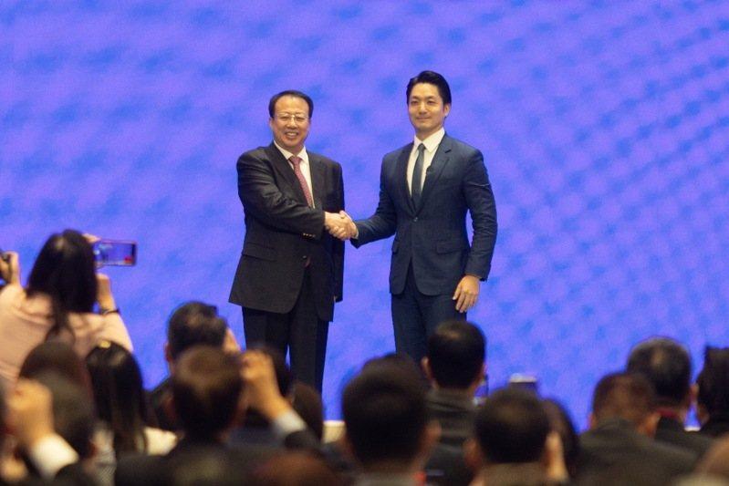 台北市长蒋万安曾放出狠话：如果大陆军机继续在台海周边绕飞演习，他就要停办已经延续