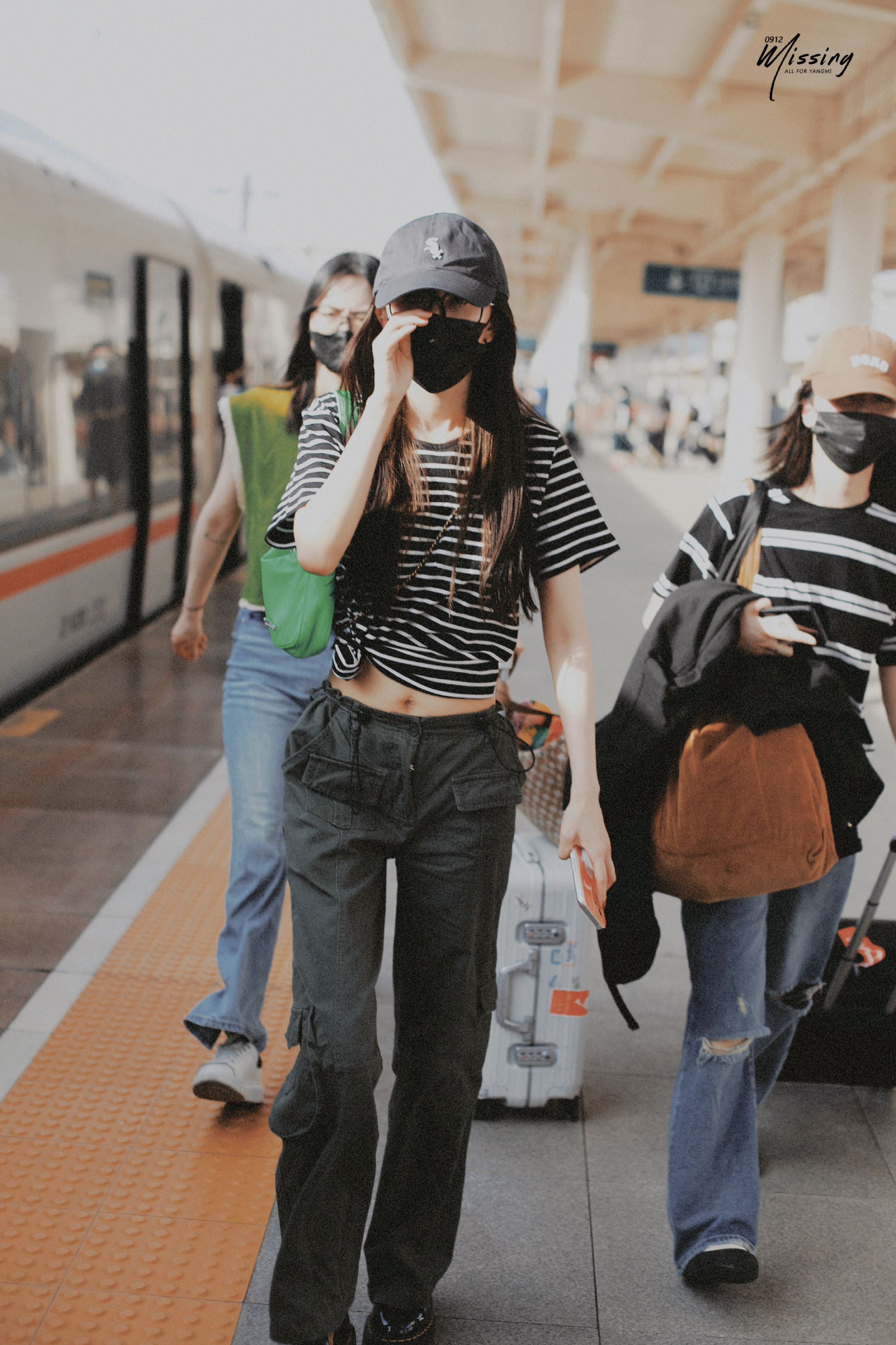 我幂的私服好好看，还有腰上的痣也好看。