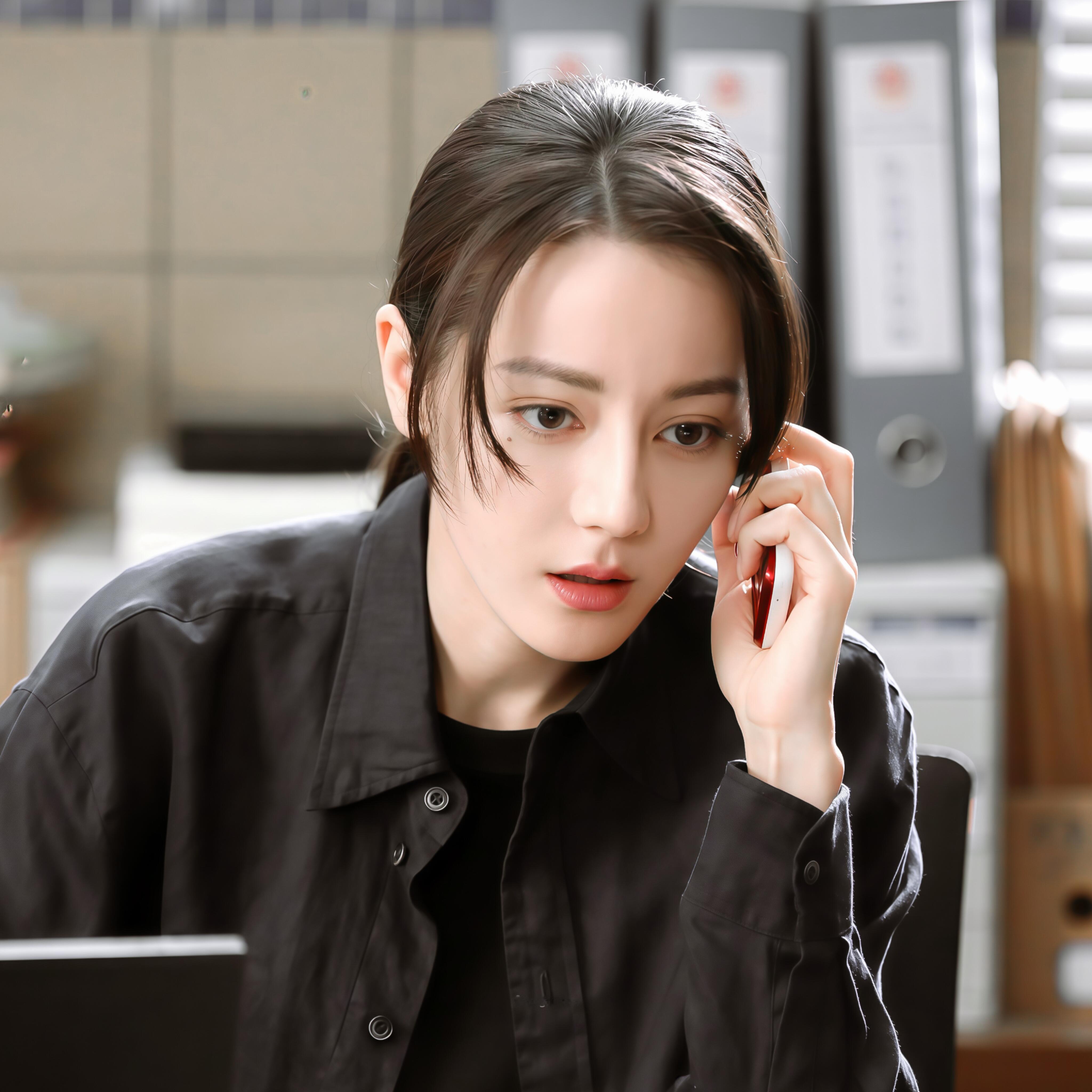 恭喜迪丽热巴《利剑·玫瑰》邓妍斩获酷云数据年度影响力女性角色年度人气女性角色双项