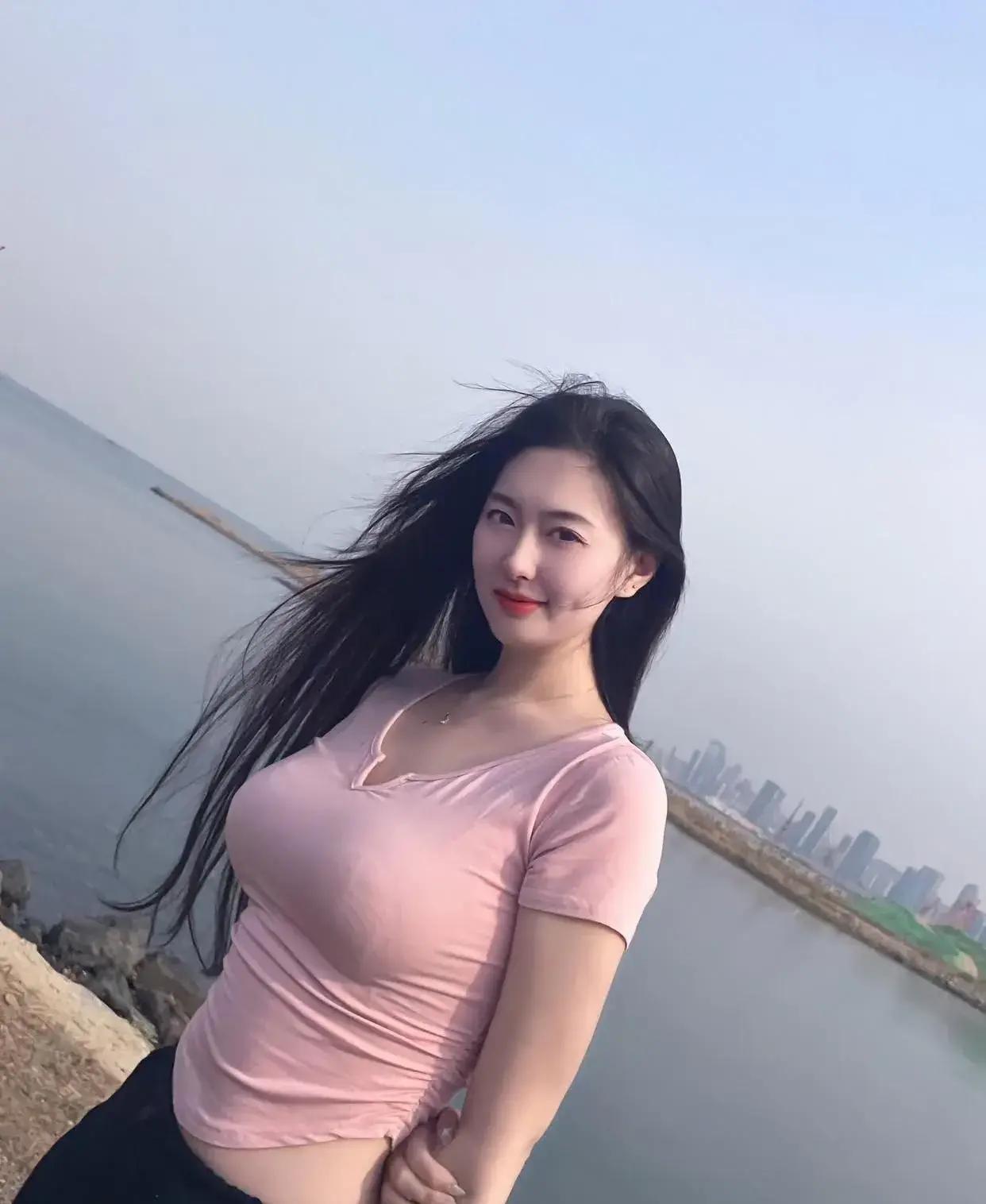 美丽的你，像大海一样温柔。