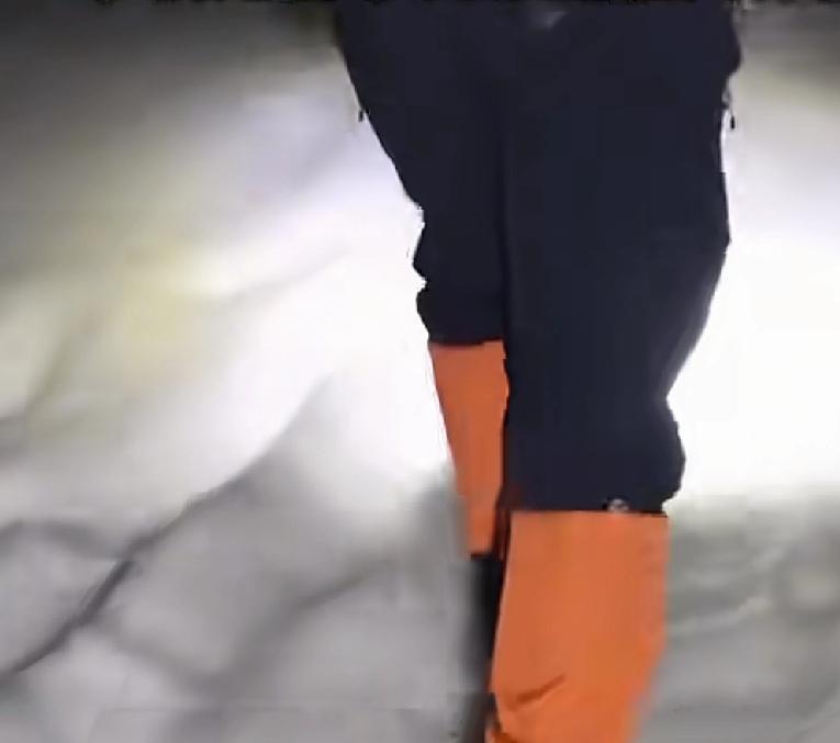 没想到一个简单的分离，却可能成为了永远的离开
新年第一天，一行五人准备徒步穿越鳌