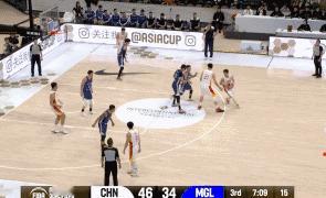赵继伟连续送出3次“妙传”助中国男篮50-34领先蒙古队
北京时间2月22日，中