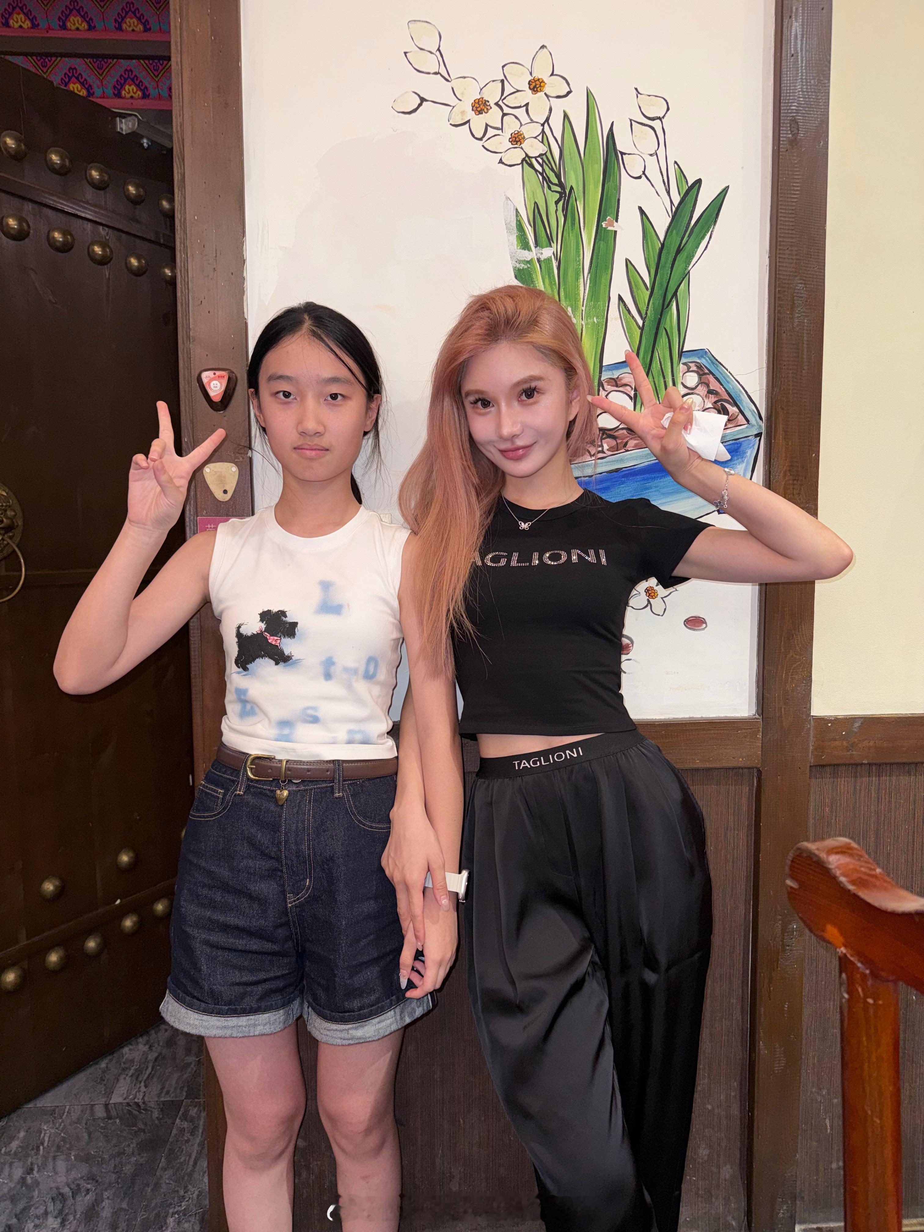 第一次见到老家人 即使远隔千山万水 那份亲情的亲切感依然散发熟悉的气息 期待下次
