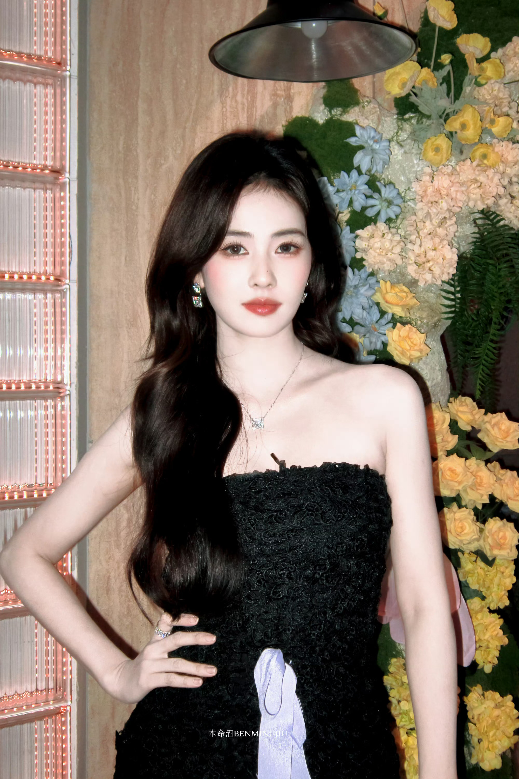 白鹿  白鹿莫离 白鹿叶璃 💞🎀📸“你的眸是深情的海 满山的花 堕落了我所