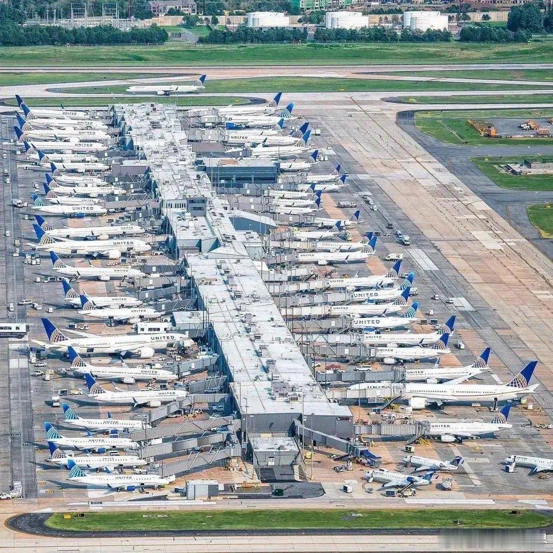 美国的航空业有许多值得我们借鉴的地方，比如航空业对燃油依赖太要命，美国是世界第一