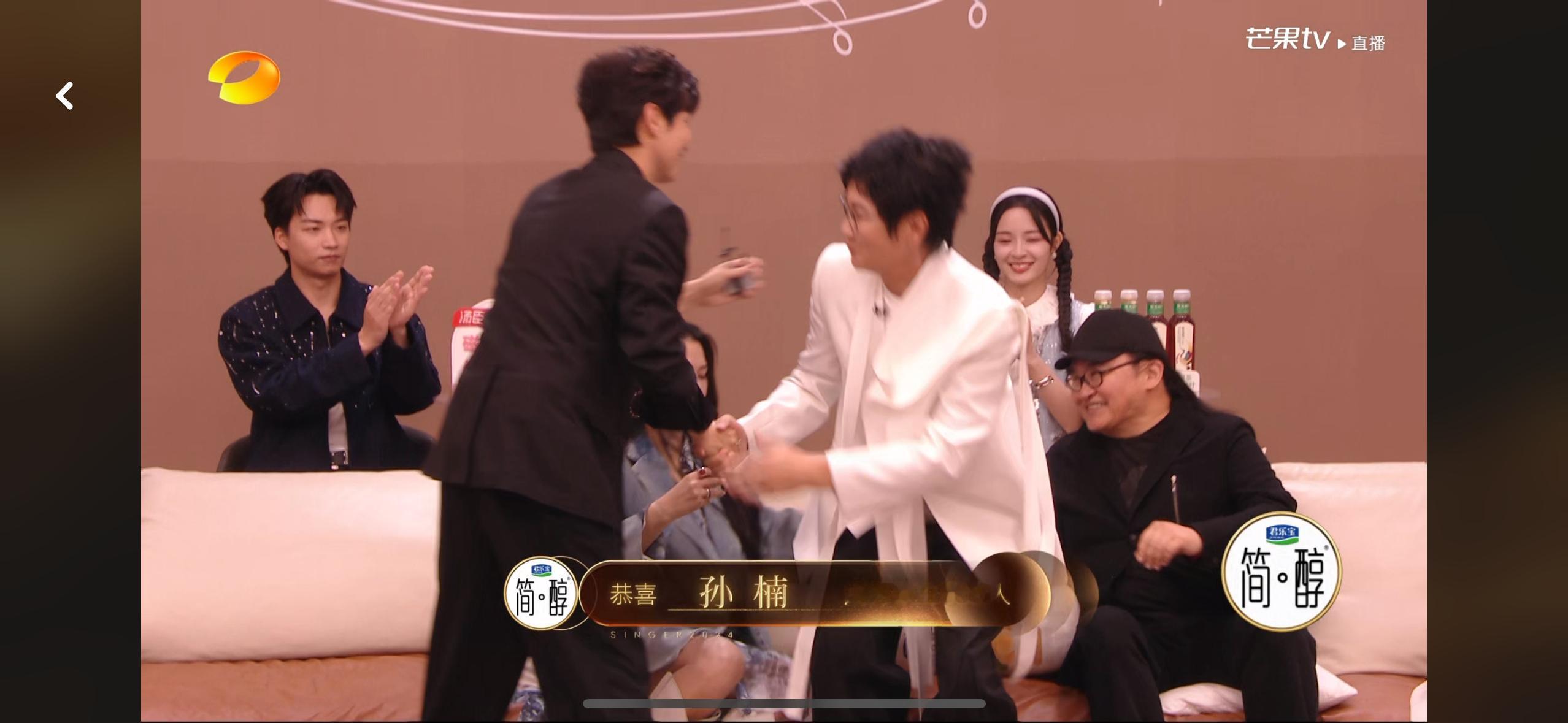 孙楠打败谭维维晋级下一轮#歌手总决赛# ​​​