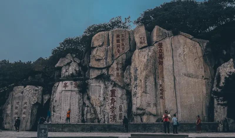 4月17日中超第6轮，山东泰山主场对阵上海海港，最终1比1战平。这场比赛双方都有