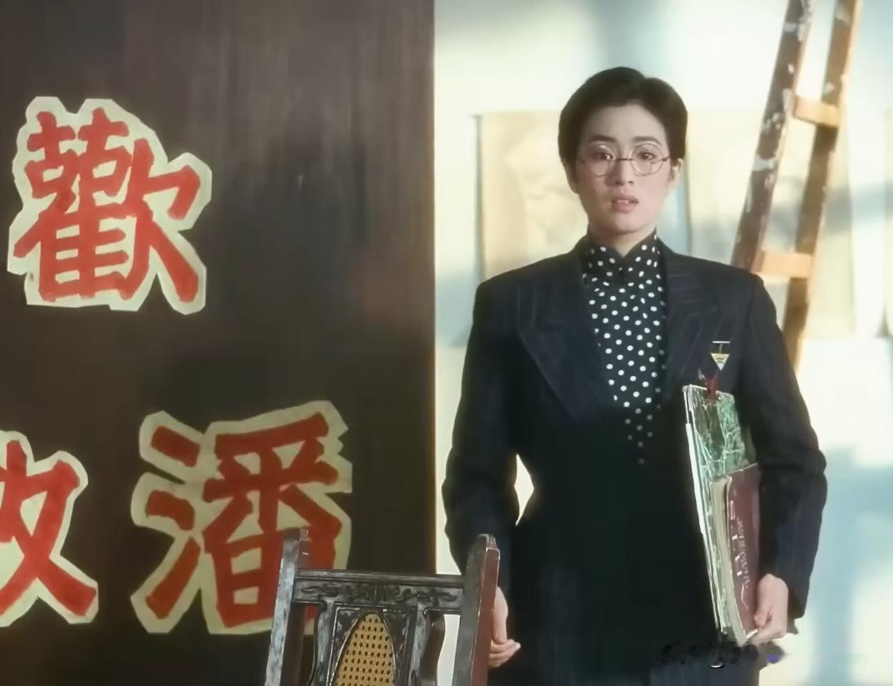 在巩俐的电影里发现一个龙套，有点面熟。