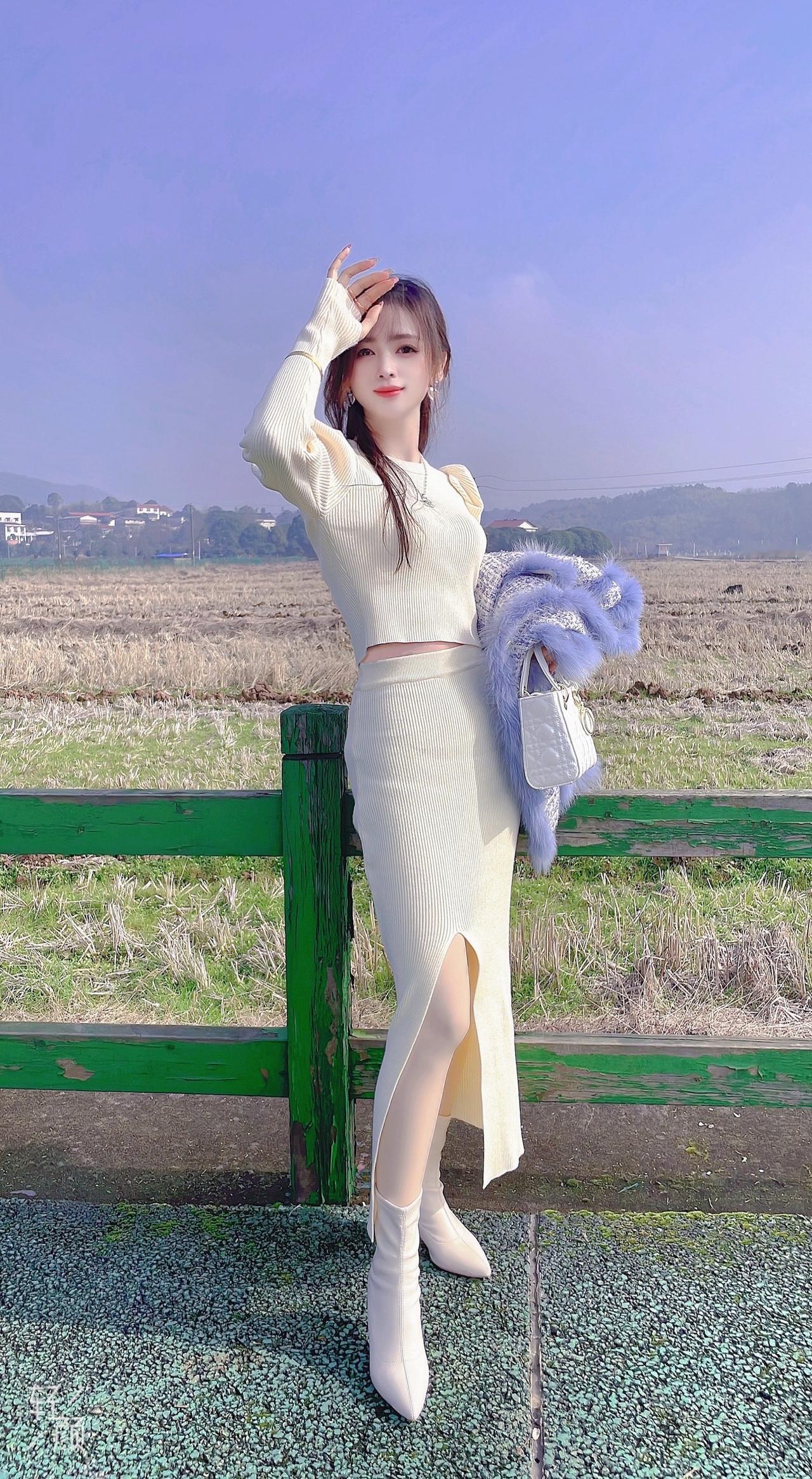 人生就是这样，你若发达，陌生人都会对你，刮目相看，你若落魄，亲人都会远离你，所以