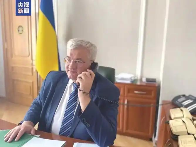 掌声响起来！乌克兰外交部长安德烈·西比哈报告称，中国将向乌克兰提供一笔新的能源援