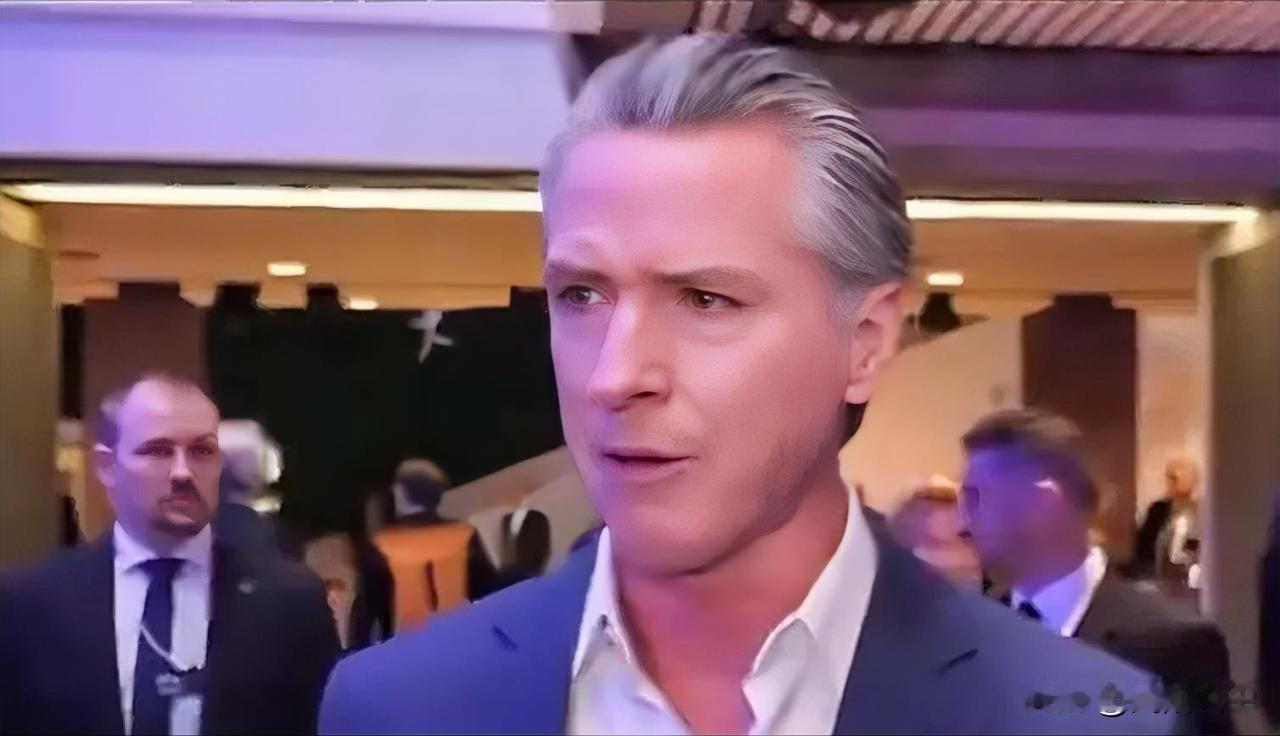 记者:“那欧洲人该怎么做？”

纽森:“欧洲人应该自己决定，但有件事他们不能做，