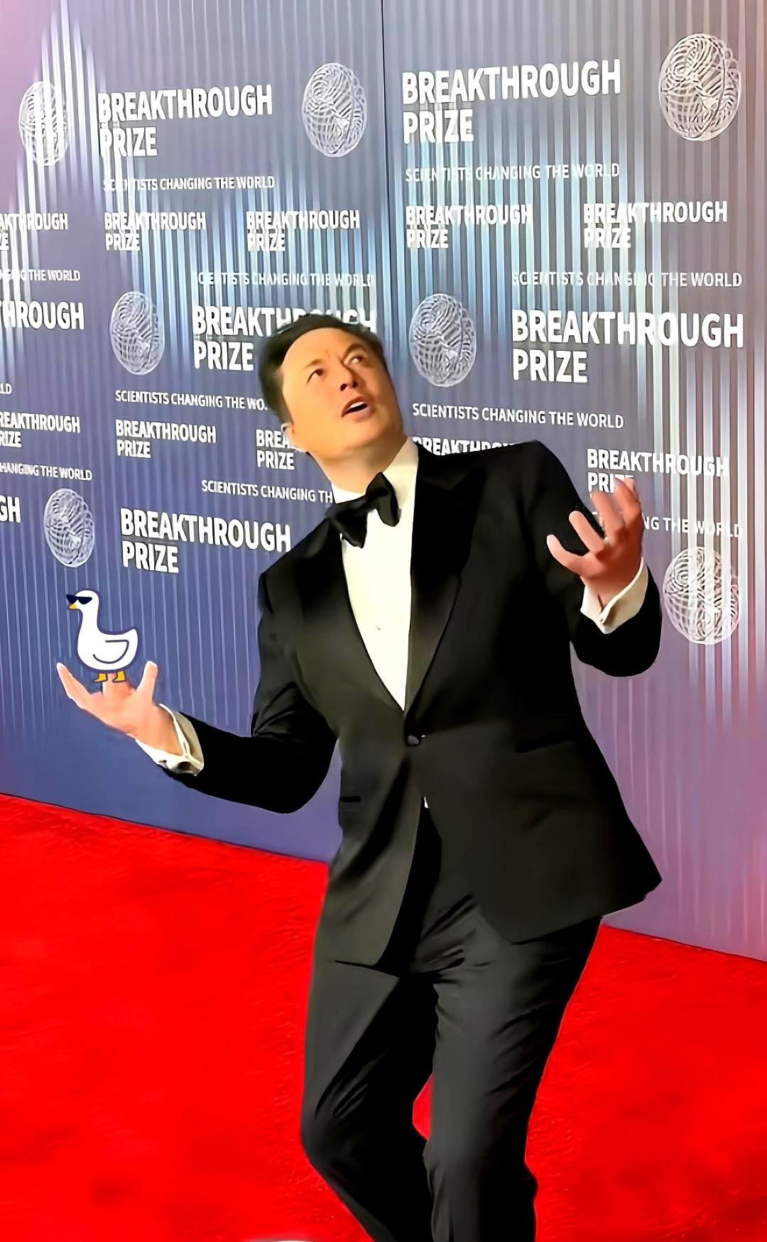 看着老马这回是真的被伤到了。
索赔千亿却分文不取，这哪是打官司，更像一个被背叛的