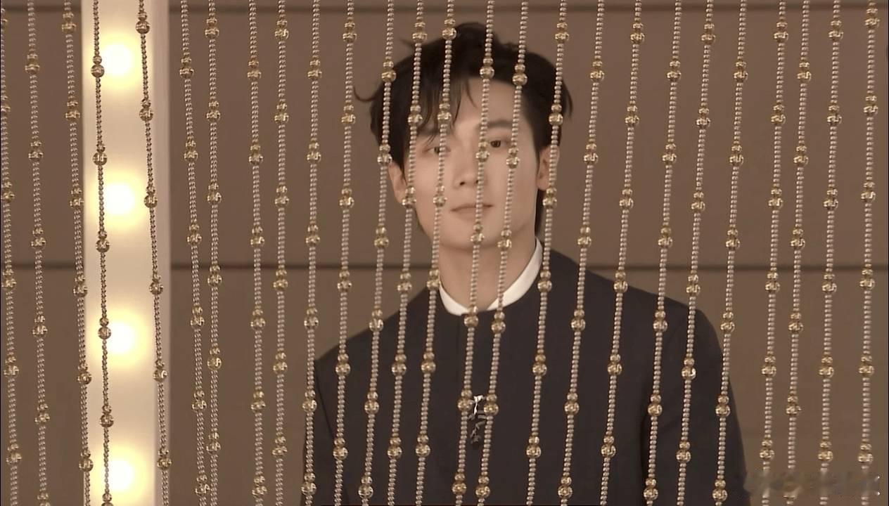 吴汉坤封神有效抬人  家人们，吴汉坤在封神2里的表现太亮眼，直接开启他的演艺新征