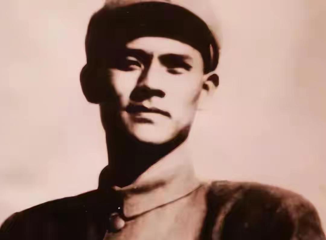 1946大同血战，神枪手魏来国中诱敌计，十几敌军枪口对准他时，反转猝不及防！
