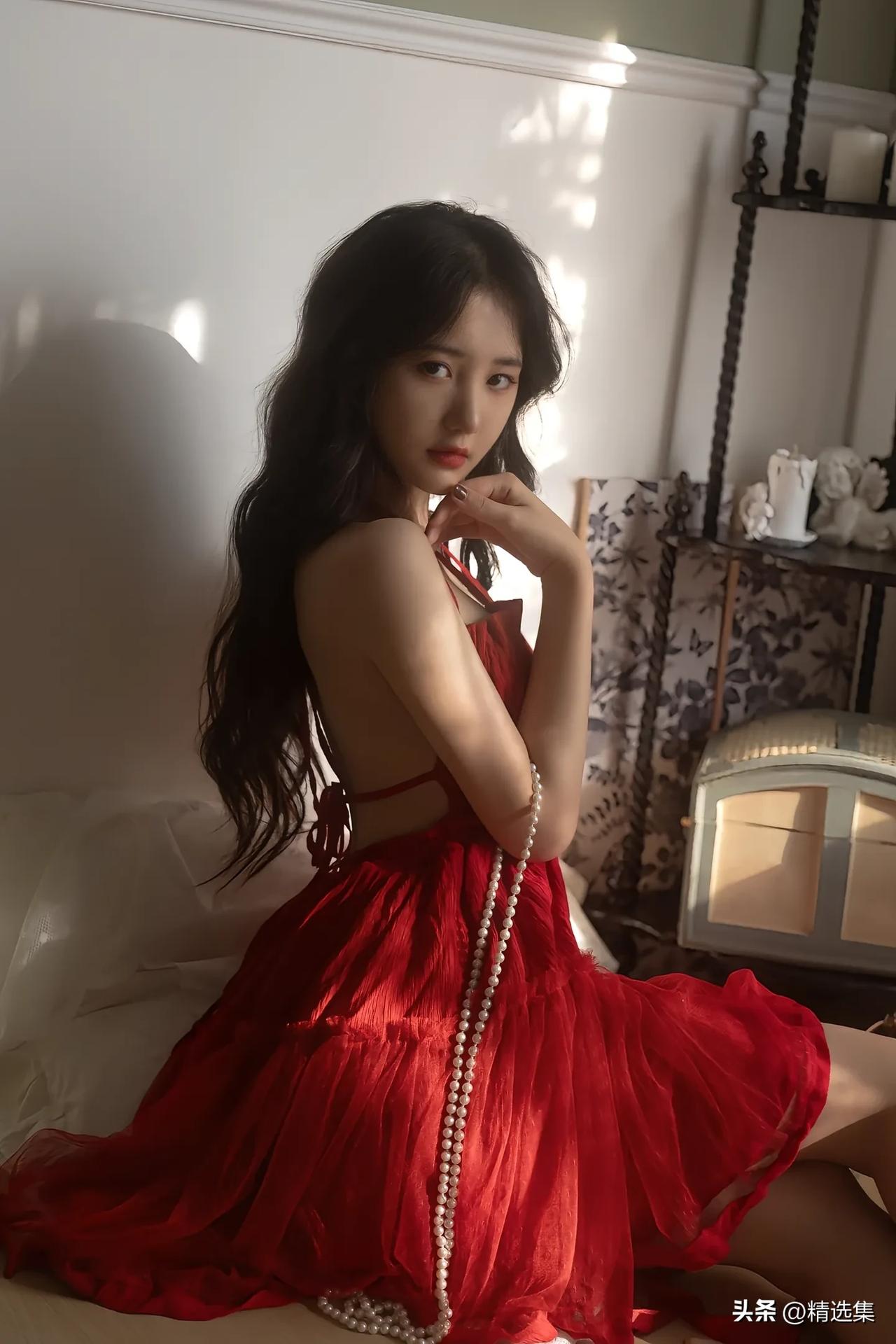 有独立的思想、善良的心灵和坚定的信念，在岁月中散发着独特的芬芳。