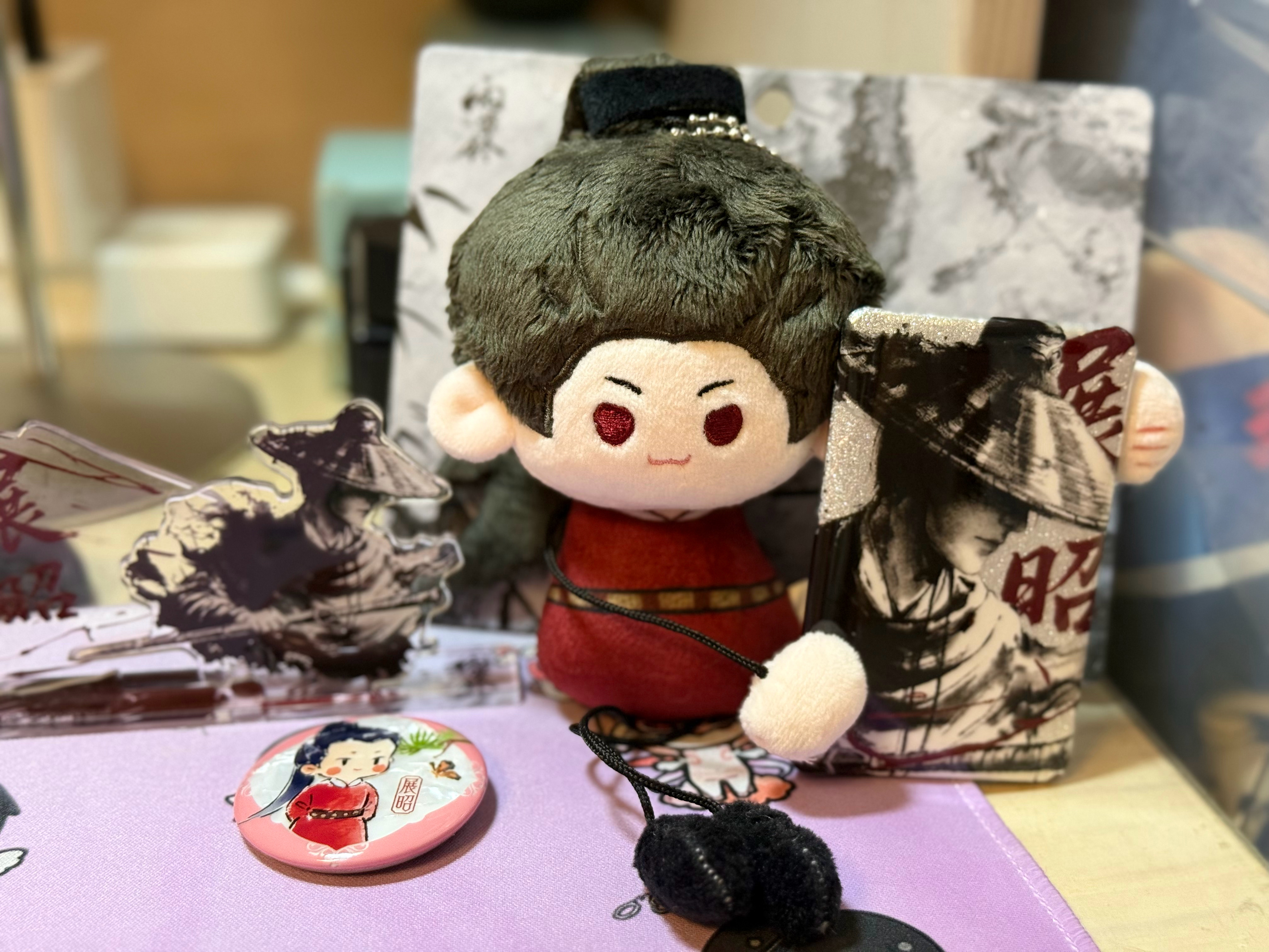 杨洋  yy杨洋展昭﻿ 每次拿到蚂蚁体必干的事情——自己的吧唧自己展示我想要斗笠